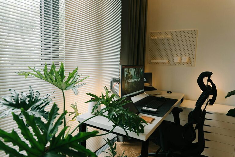 Tips for Creating a Relaxing Home Workspace to Boost Productivity